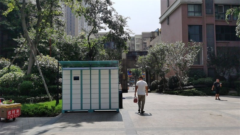 Shoe washing cabinet